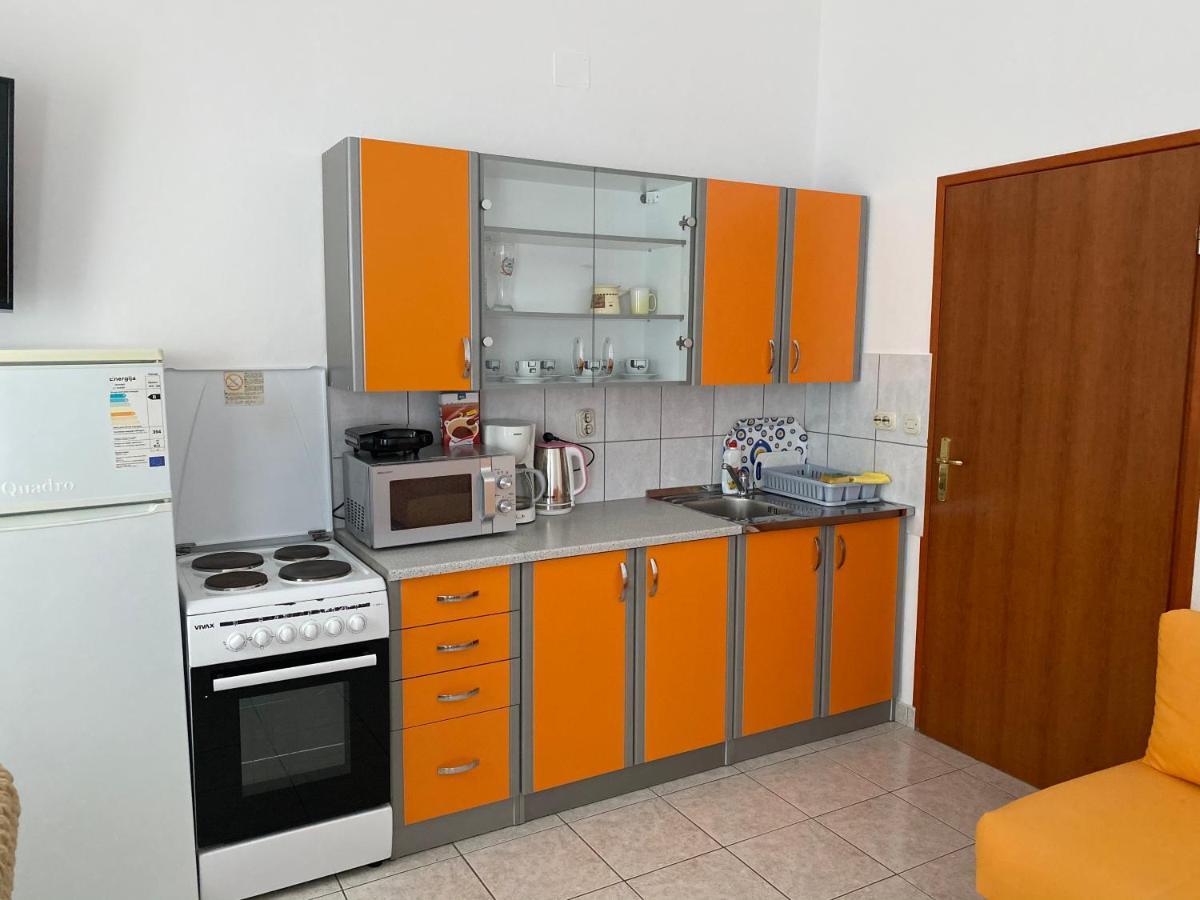 Apartmani Anita Starigrad Paklenica Extérieur photo