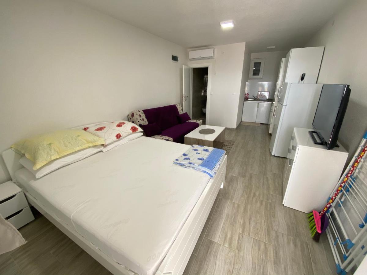 Apartmani Anita Starigrad Paklenica Extérieur photo
