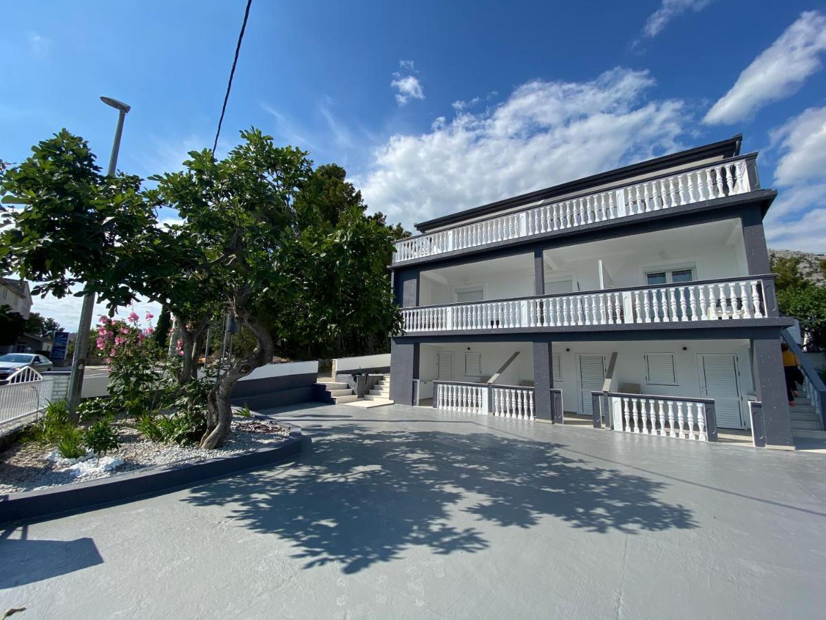 Apartmani Anita Starigrad Paklenica Extérieur photo