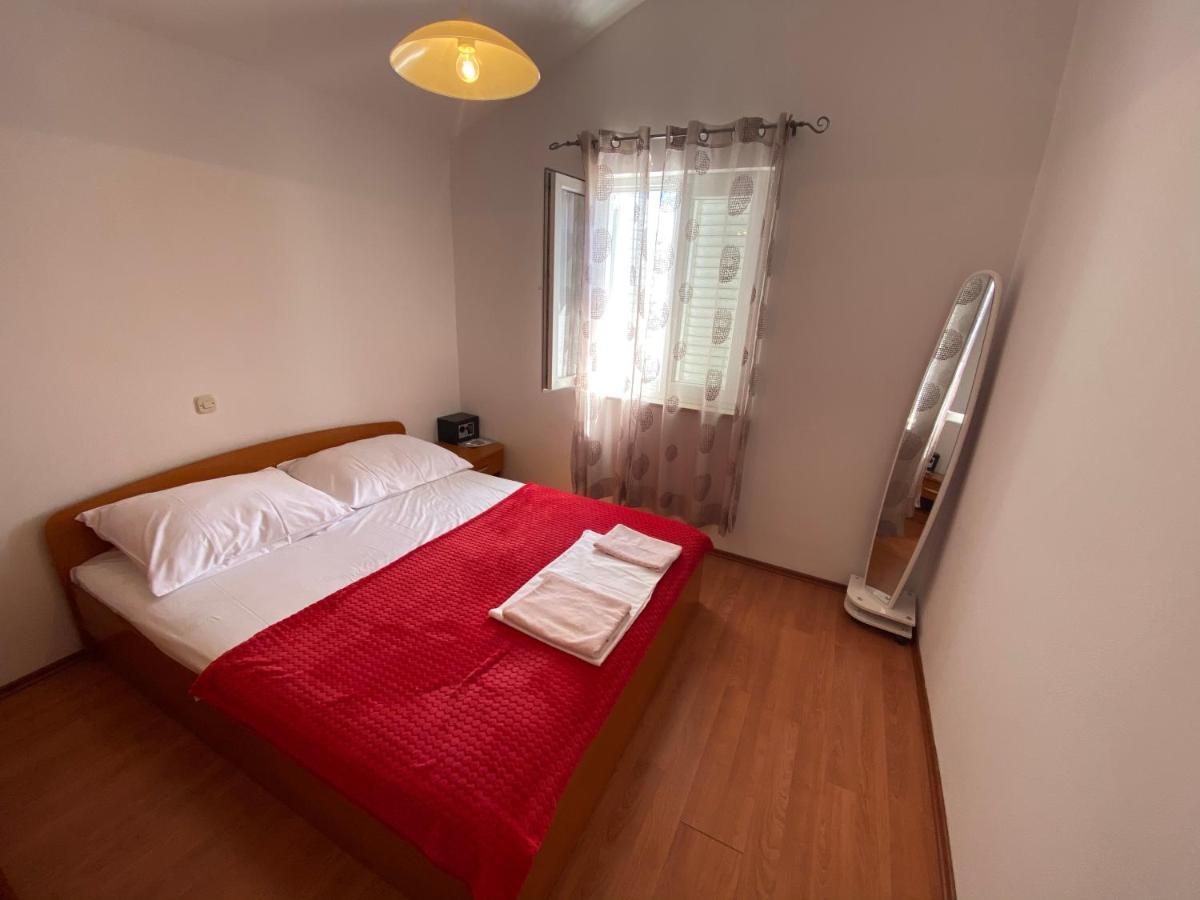 Apartmani Anita Starigrad Paklenica Extérieur photo