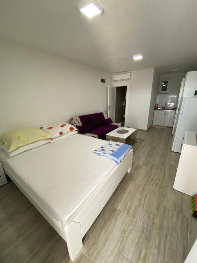 Apartmani Anita Starigrad Paklenica Extérieur photo