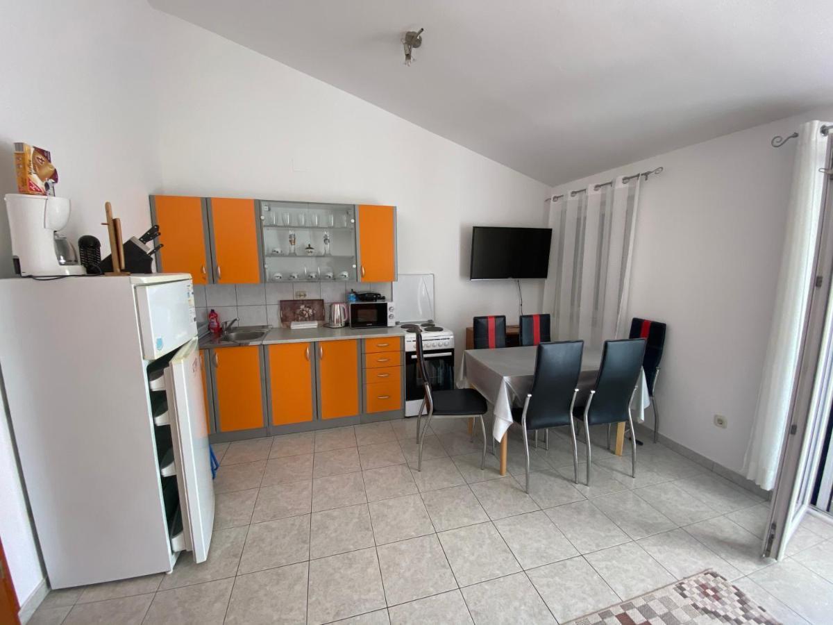 Apartmani Anita Starigrad Paklenica Extérieur photo