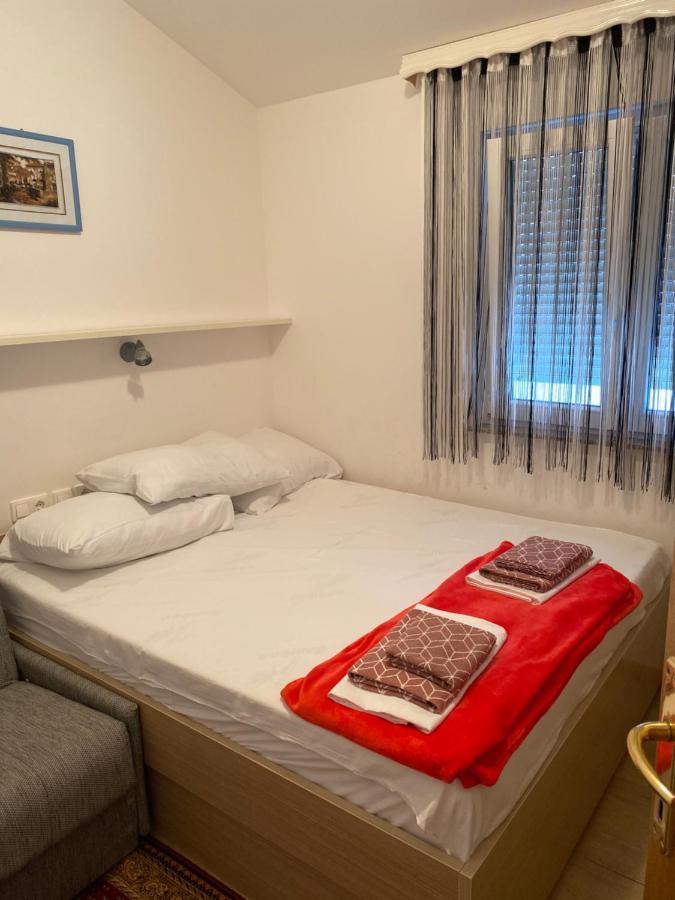 Apartmani Anita Starigrad Paklenica Extérieur photo