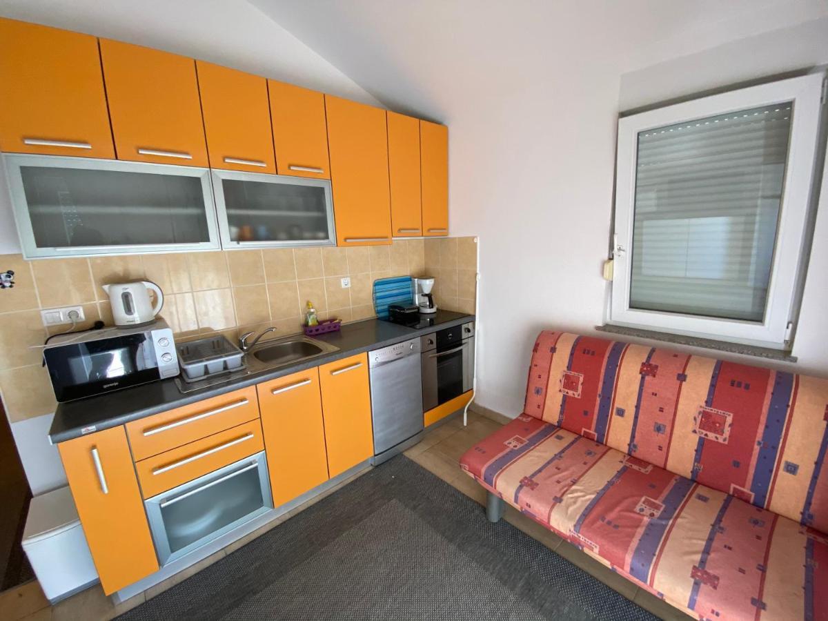 Apartmani Anita Starigrad Paklenica Extérieur photo